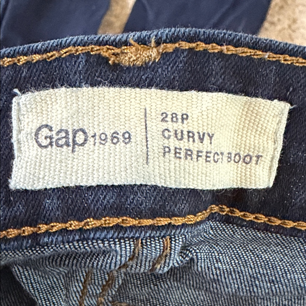 GAP Women's Dark Indigo Bootcut Jeans - Picture 3 of 3
